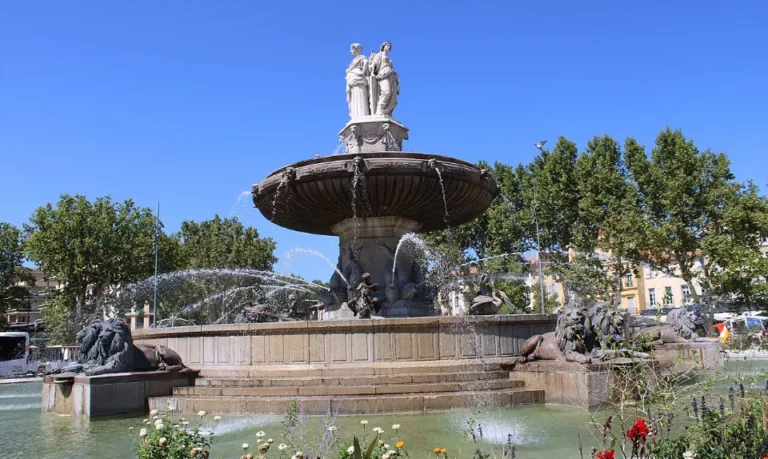 Fontaine de la Rotonde à Aix-en-Provence pour le sélecteur Mes Libertines par ville