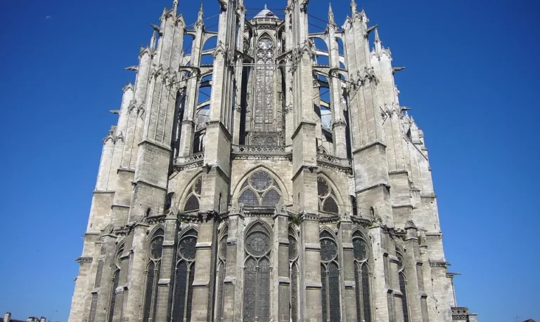 Cathédrale Saint-Pierre de Beauvais à Beauvais pour le sélecteur Mes Libertines par ville