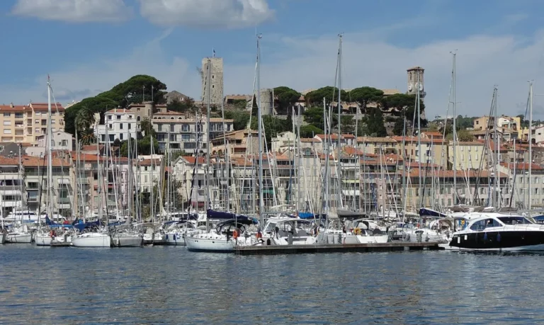 Palais des Festivals et Croisette à Cannes pour le sélecteur Mes Libertines par ville