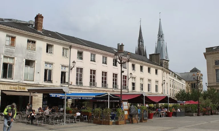 Collégiale Notre-Dame-en-Vaux à Châlons-en-Champagne pour le sélecteur Mes Libertines par ville