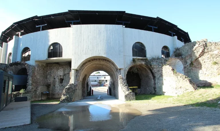 Amphithéâtre romain à Fréjus pour le sélecteur Mes Libertines par ville