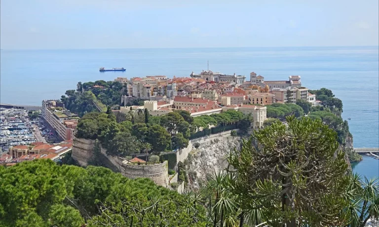 Rocher et palais princier de Monaco à Monaco pour le sélecteur Mes Libertines par ville