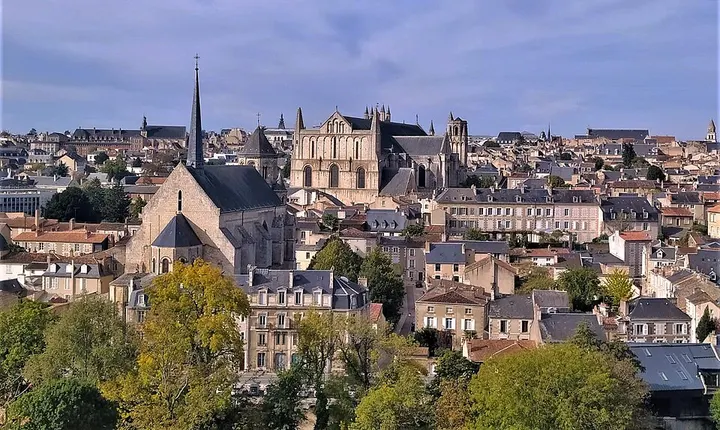 Vue de Poitiers pour le sélecteur Mes Libertines par ville