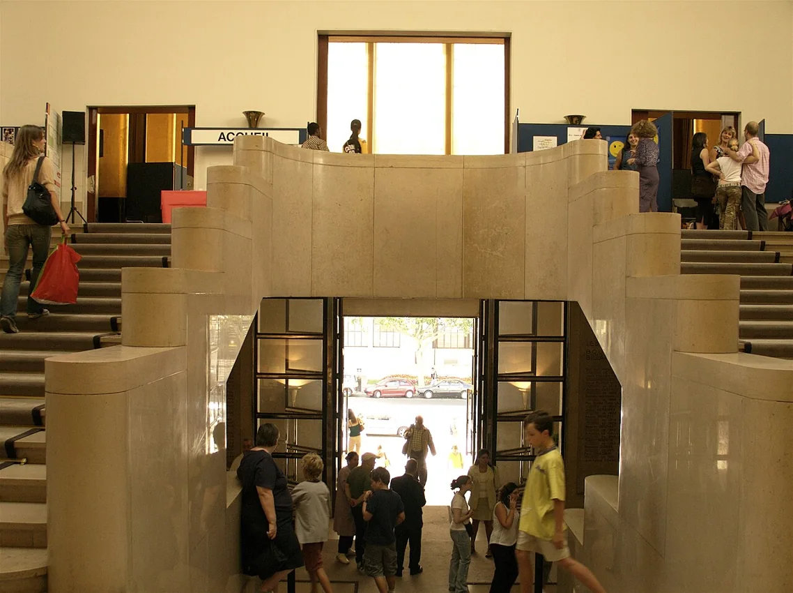 Escalier d’honneur de l’hôtel de ville de Boulogne-Billancourt
