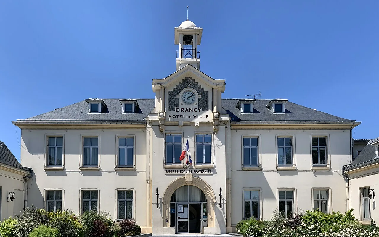 Façade de l’hôtel de ville de Drancy